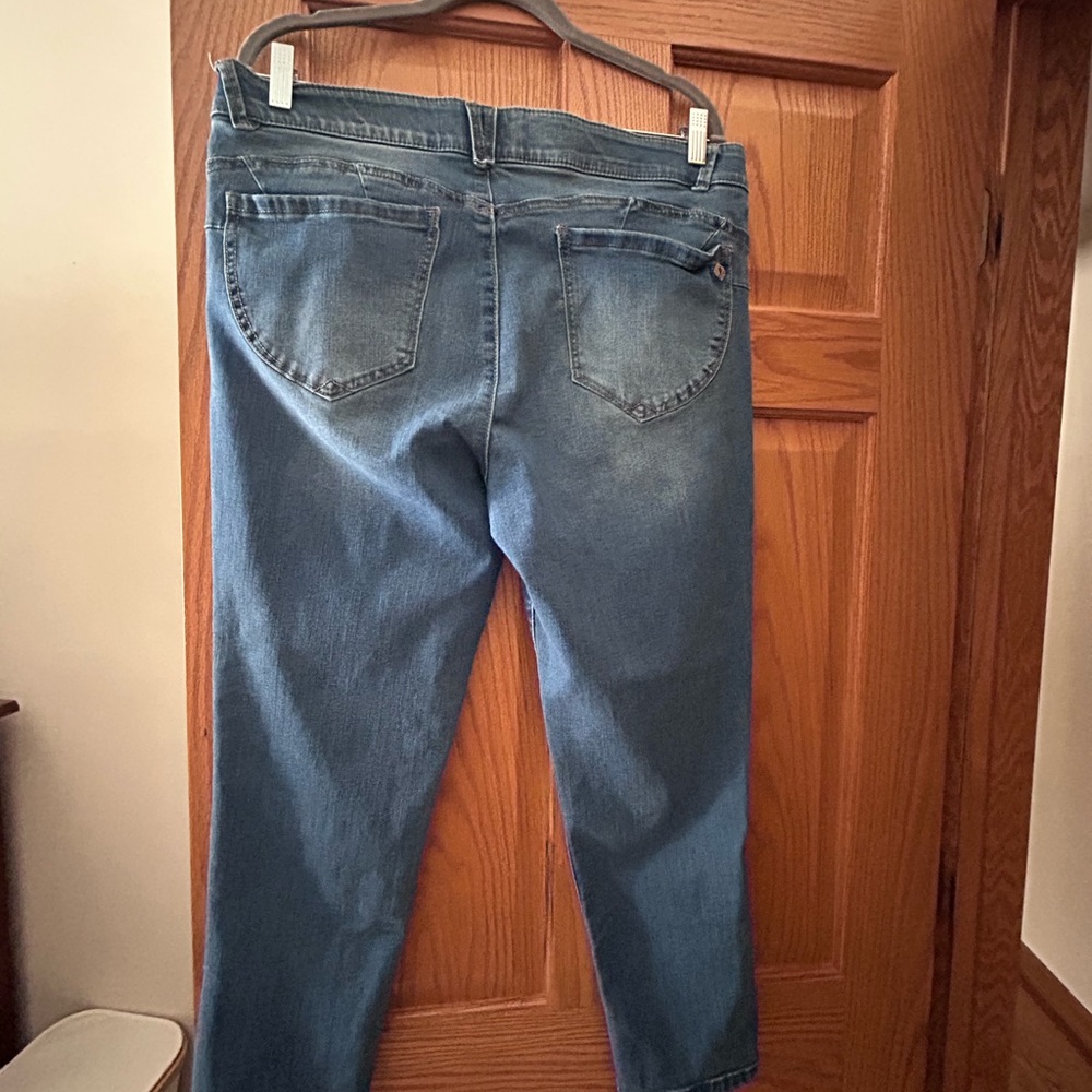 Democracy Jeans - “Ab”solution - Picture 2 of 4